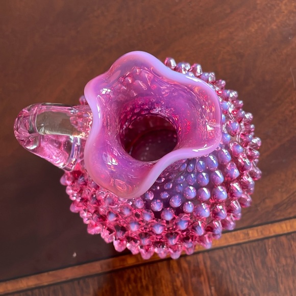 beautiful Fenton Cranberry opalescent Hobnail Cruet with stopper. - Picture 7 of 15